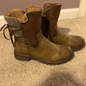 NWOT boots EU 38 ( US size 7.5).